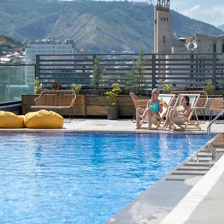 Royal Tulip Hotel & Casino, Tbilisi ภายนอก รูปภาพ Rooftop pool