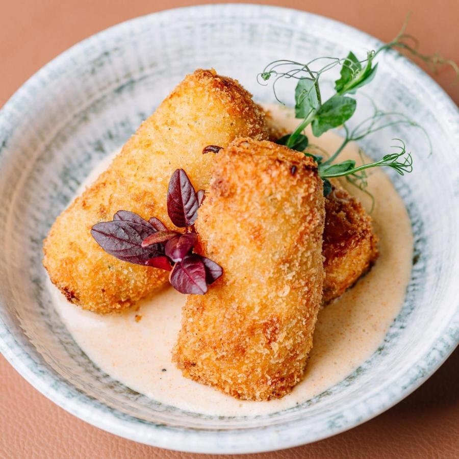 Royal Tulip Hotel & Casino, Tbilisi ภายนอก รูปภาพ Mozzarella sticks