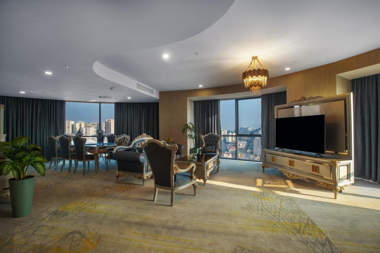 Royal Tulip Hotel & Casino, Tbilisi ภายนอก รูปภาพ