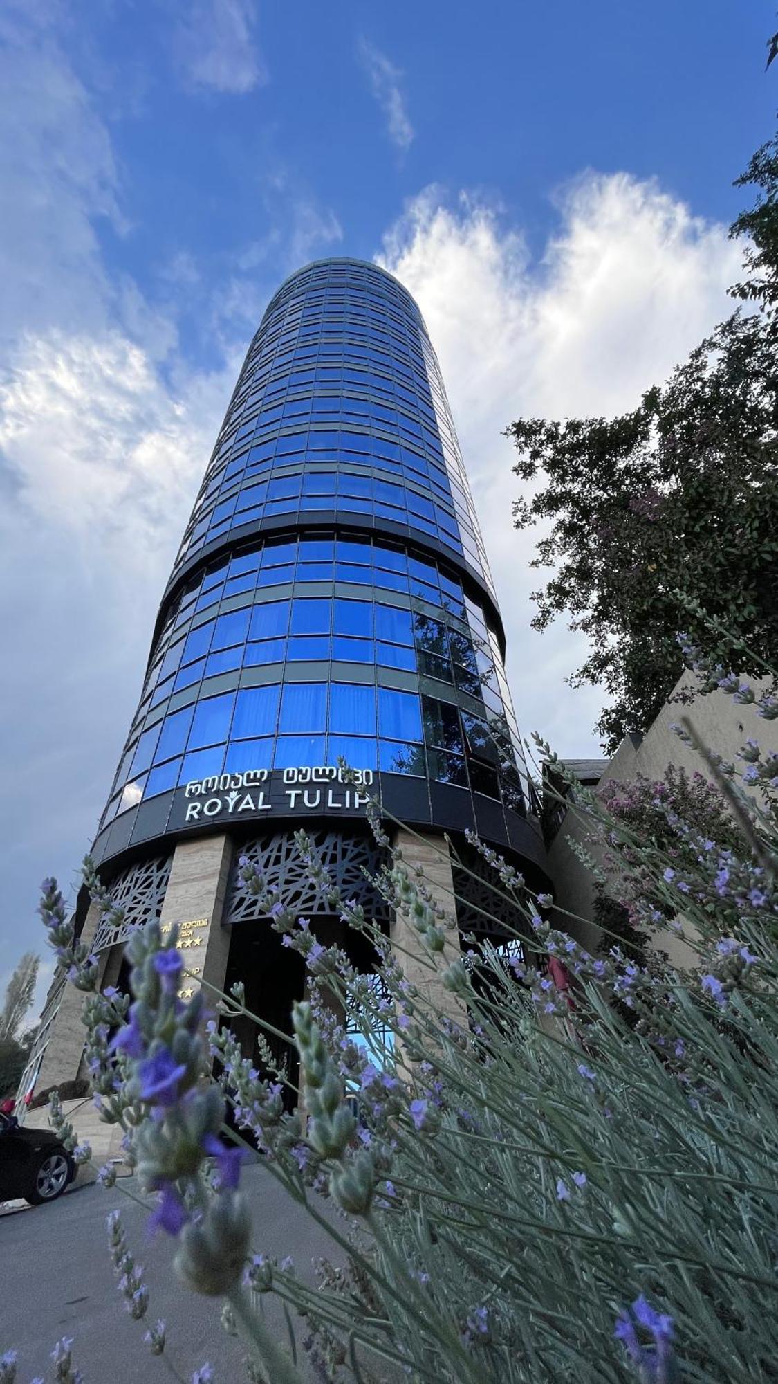 Royal Tulip Hotel & Casino, Tbilisi ภายนอก รูปภาพ
